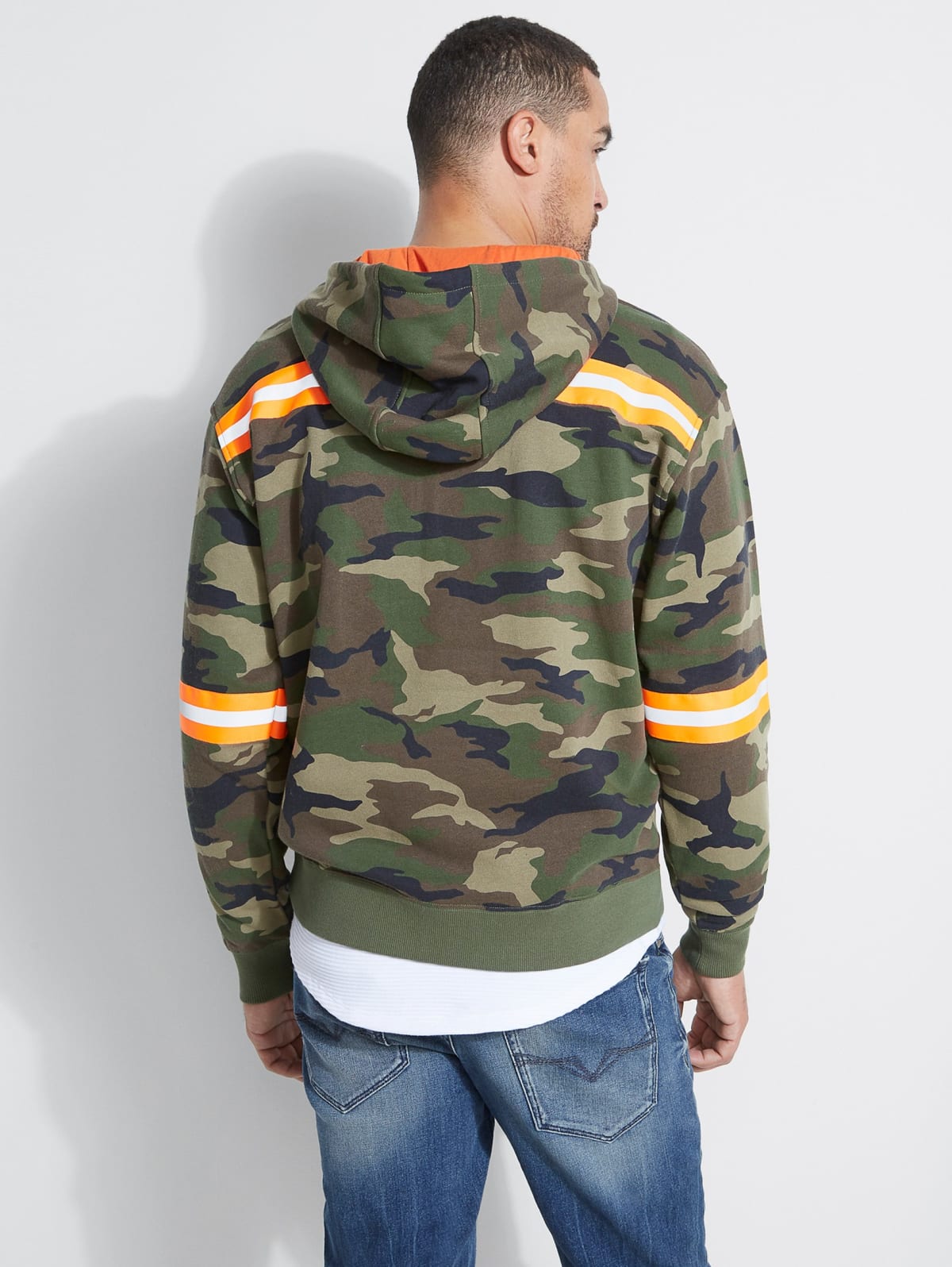 guess camo sweatshirt