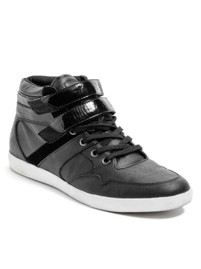 Jonny Sneaker | GbyGuess.com