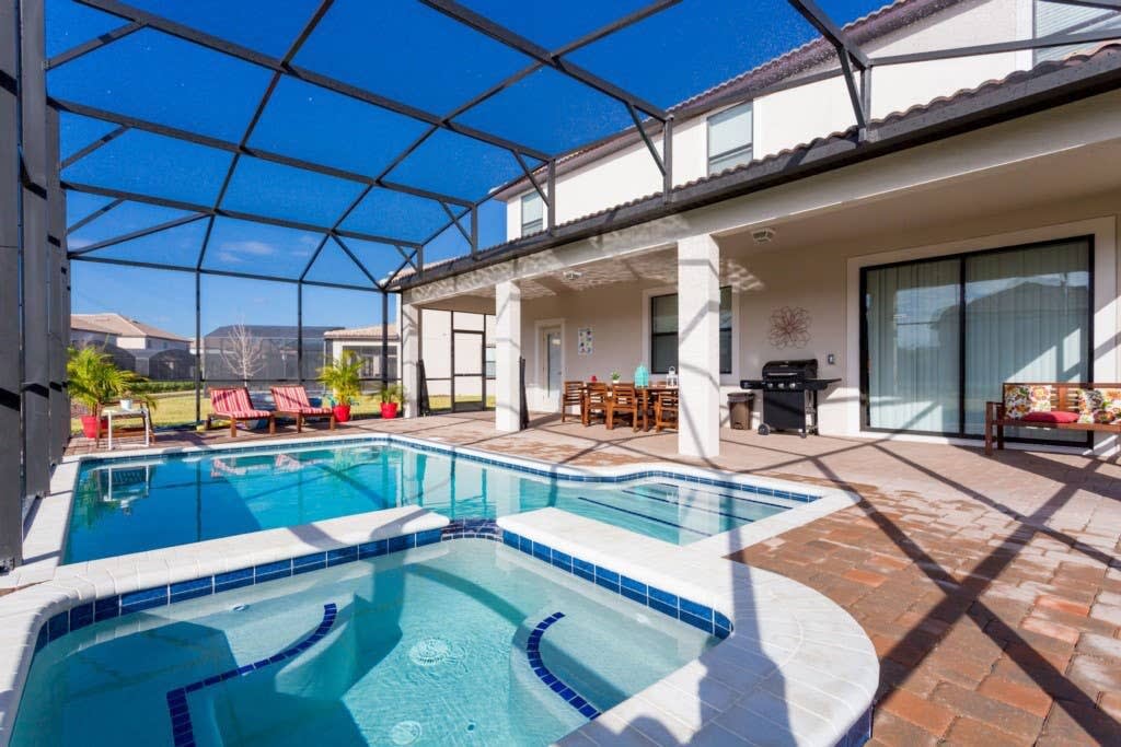 Casa de 5 dormitorios en Champions Gate – foto 1