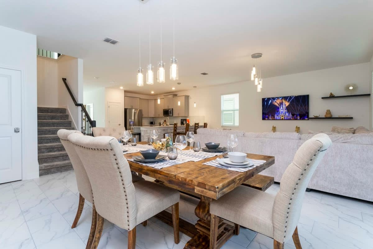 Casa de 9 dormitorios en Champions Gate – foto 1