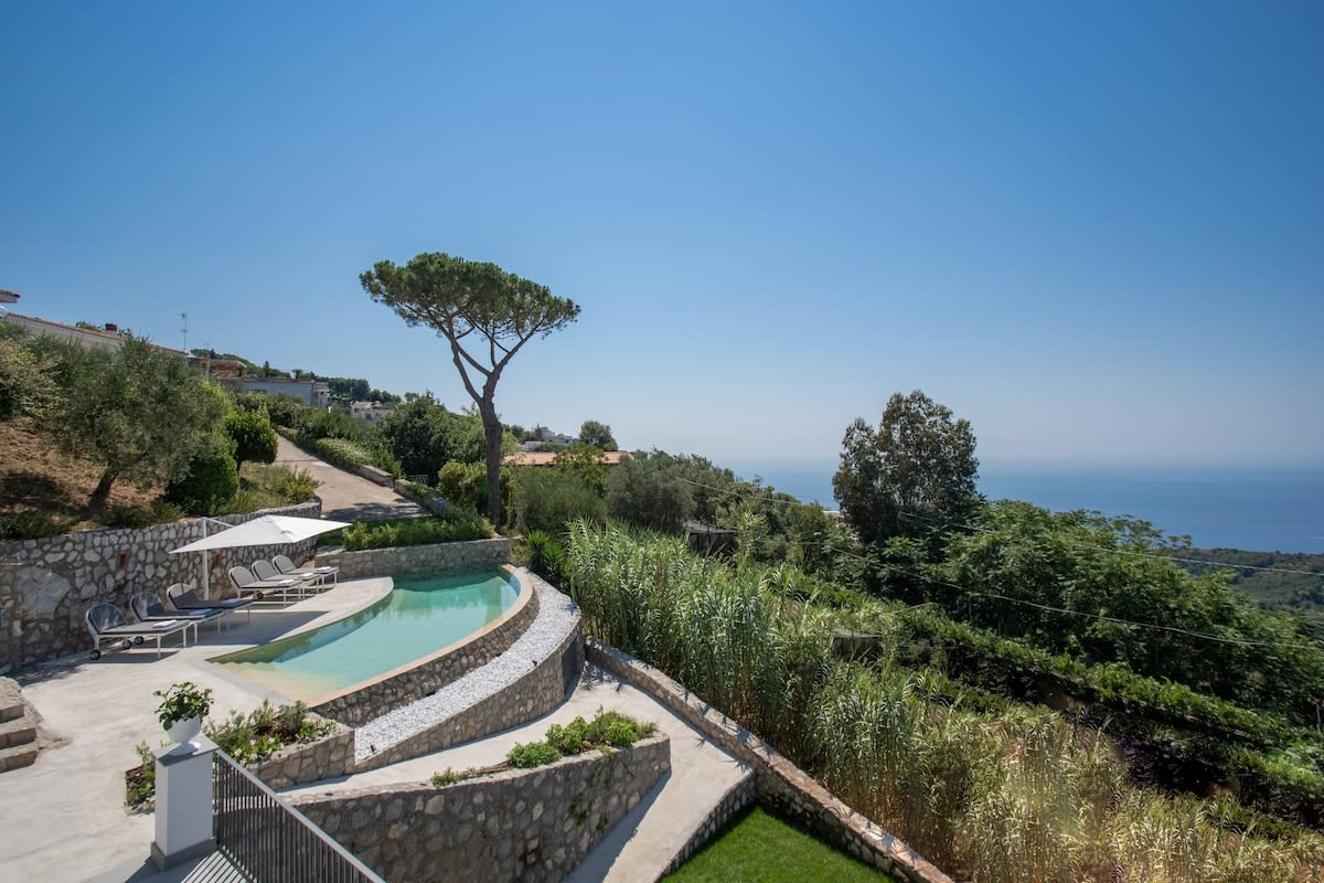 Villa Andrilla: Infinity Pool, Private Gardens & Concierge by Feeling Italy