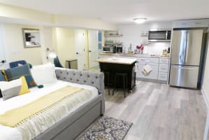 Cap Hill Studio Walk to Metro + Parking, Sleeps 3 — Washington, DC — vacation rental