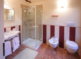 7 bedroom Tuscany villa rental