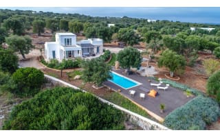 Luxury 3 bed villa in Puglia. Sea views. BBQ. Table tennis. Bikes. WIFI.