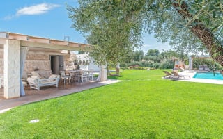 Puglia trullo with pool