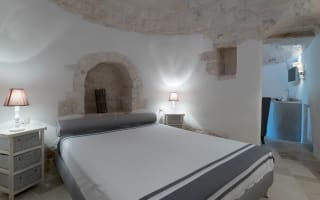 5 bedroom luxury Puglia trullo with pool