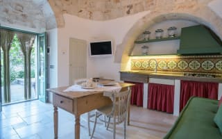 5 bedroom luxury Puglia trullo with pool