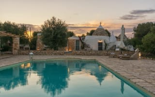 Charming 2 bed Puglia trullo with pool