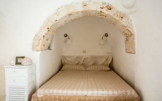 Charming 2 bed Puglia trullo with pool