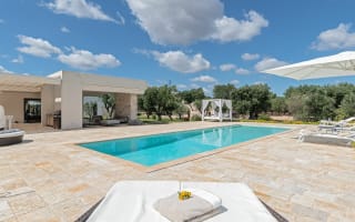 Puglia villa with pool