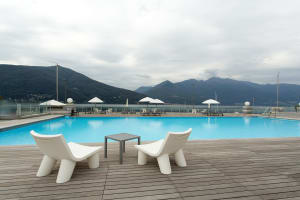 Italian Lakes vacation apartment with pool