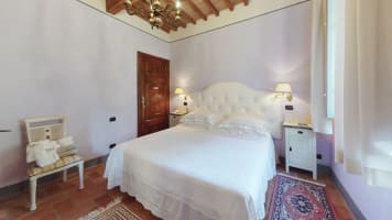 8 bedroom Lucca villa