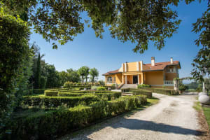 6 bedroom Lucca villa