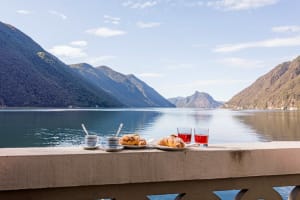 Lake Lugano apartment with balcony