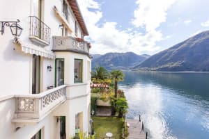 Lake Lugano apartment with balcony