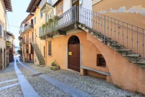 Italian Lakes 2 bedroom Apartment with fresco