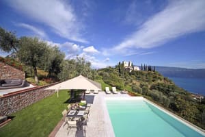 Luxury 3 bedroom villa on Lake Garda