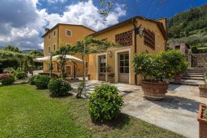 Villa rental in Lucca