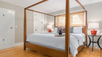Chocolate Diamond, private hot tub, walk to Main! — Fredericksburg, TX — vacation rental
