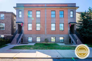 4-Unit Building Sleeping for 34 ABODEbucks — St. Louis, MO — vacation rental