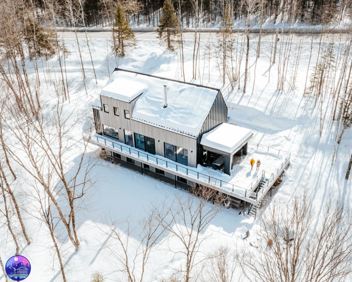 Flodhaus- Bord Rivière- SPA - SAUNA avec vue sur le St-Maurice -WIFI- Pêche- VTT-Motoneige