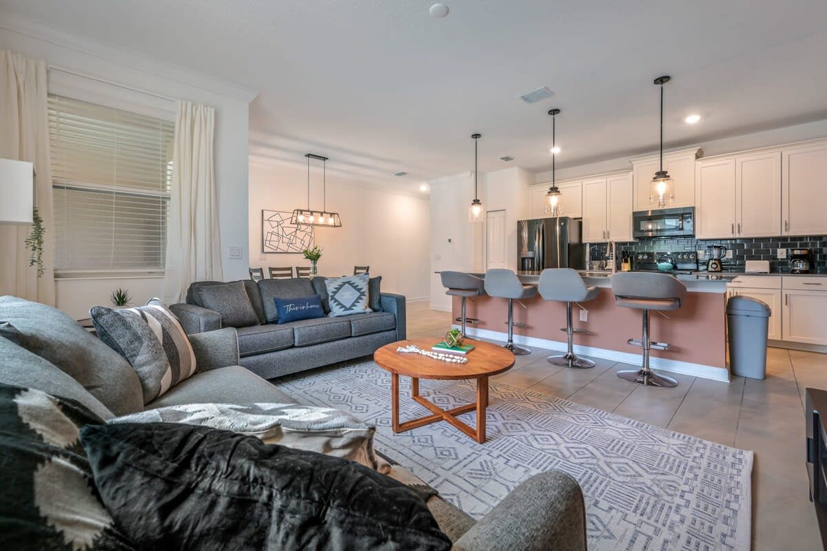 Casa de 4 dormitorios en Storey Lake – foto 1