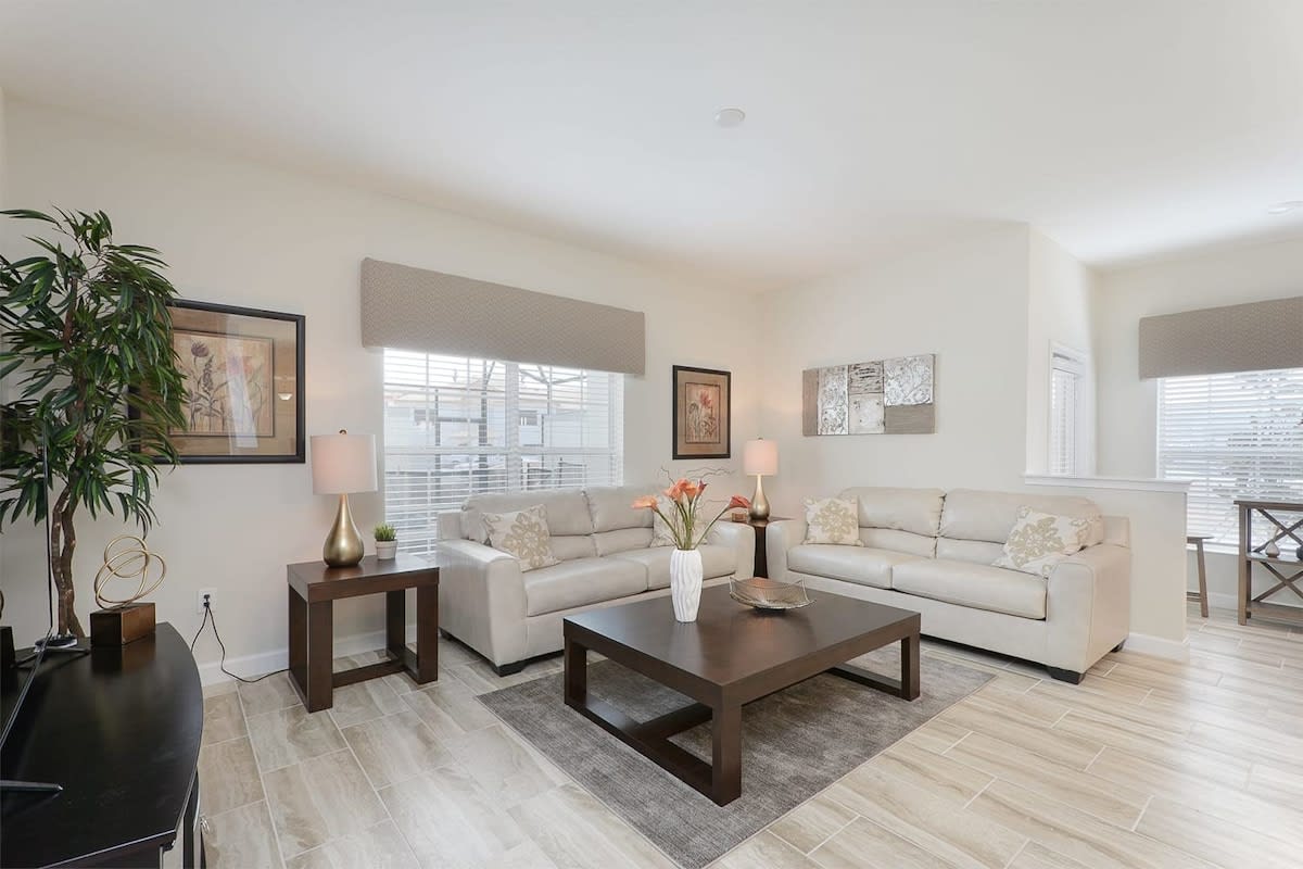 Casa de 5 dormitorios en Storey Lake – foto 1