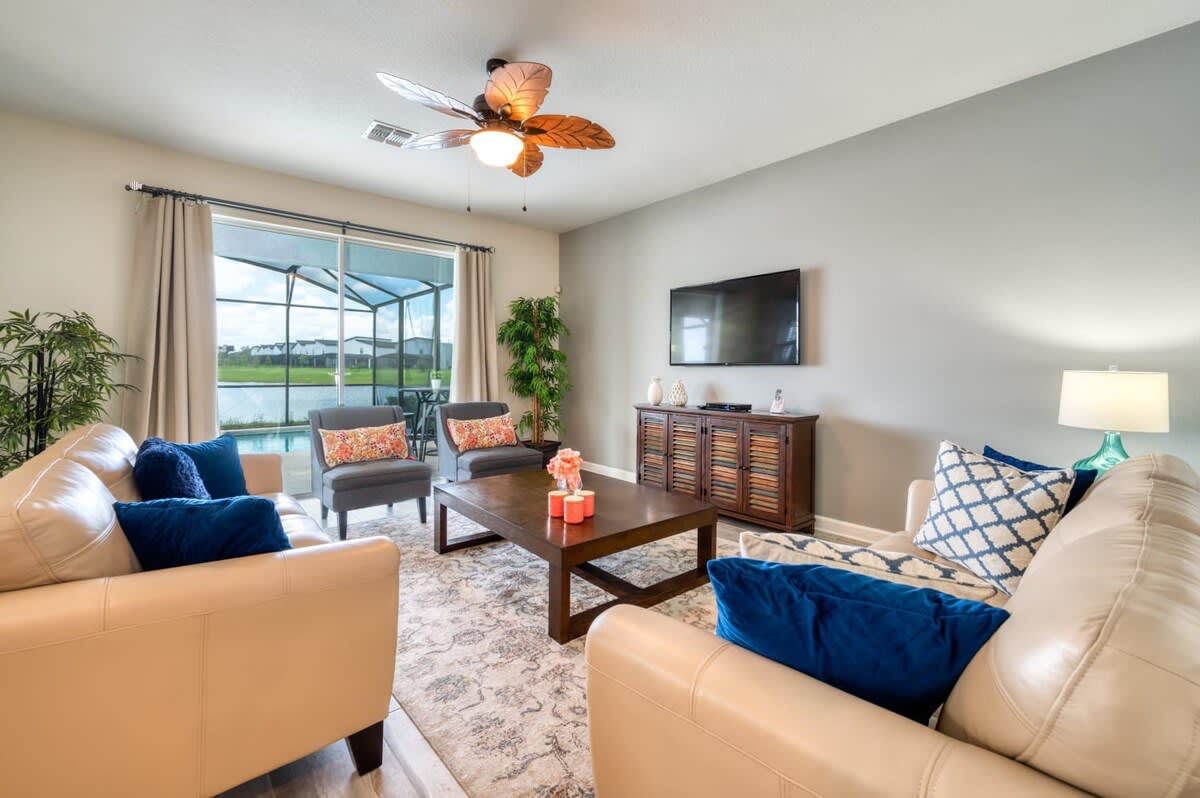 Casa de 6 dormitorios en Storey Lake – foto 1