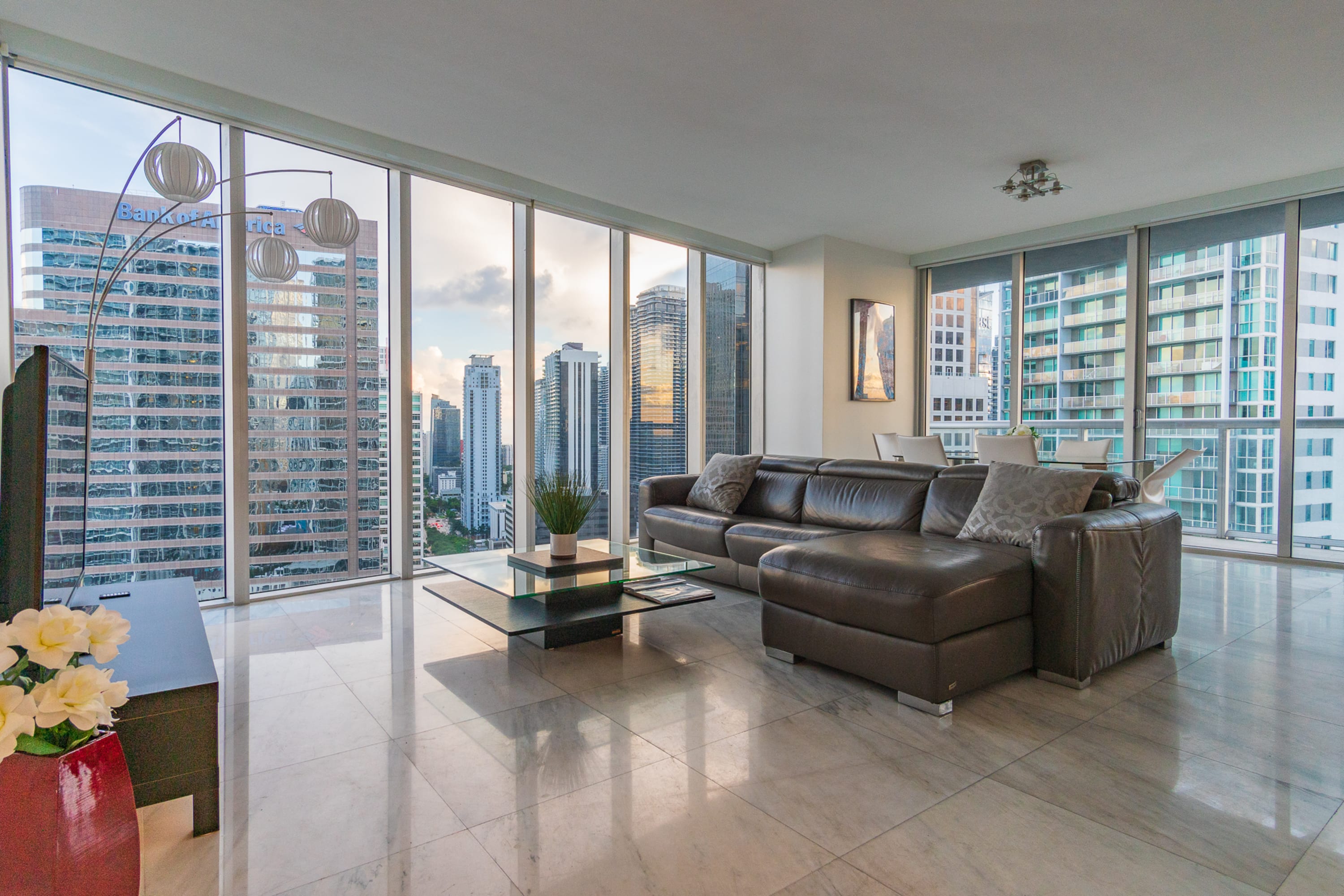 Ocean View, 2BR Corner Unit at Icon Brickell 💜 image