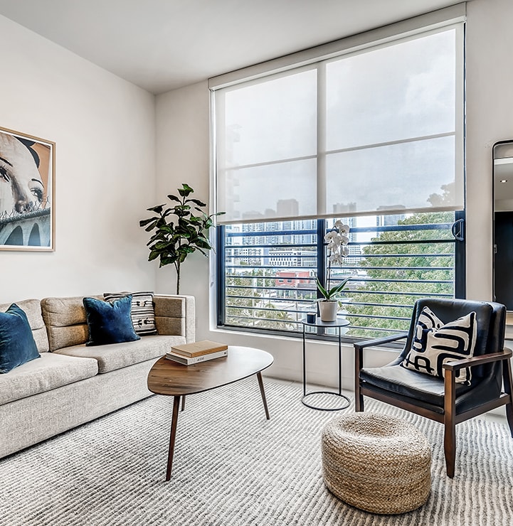 Contemporary & Funky 1BR w/Den Apt in Wynwood