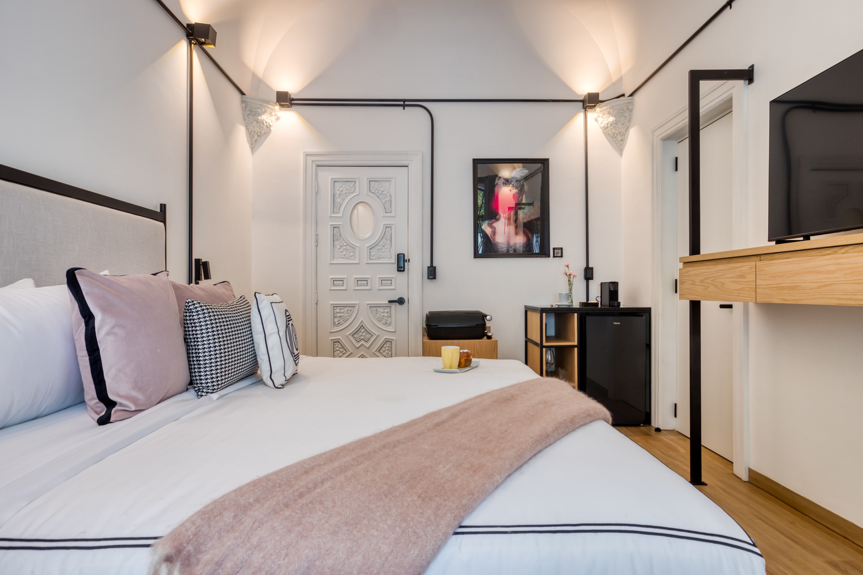 Special Studio w/Terrace | Honesty Bar+Billiards