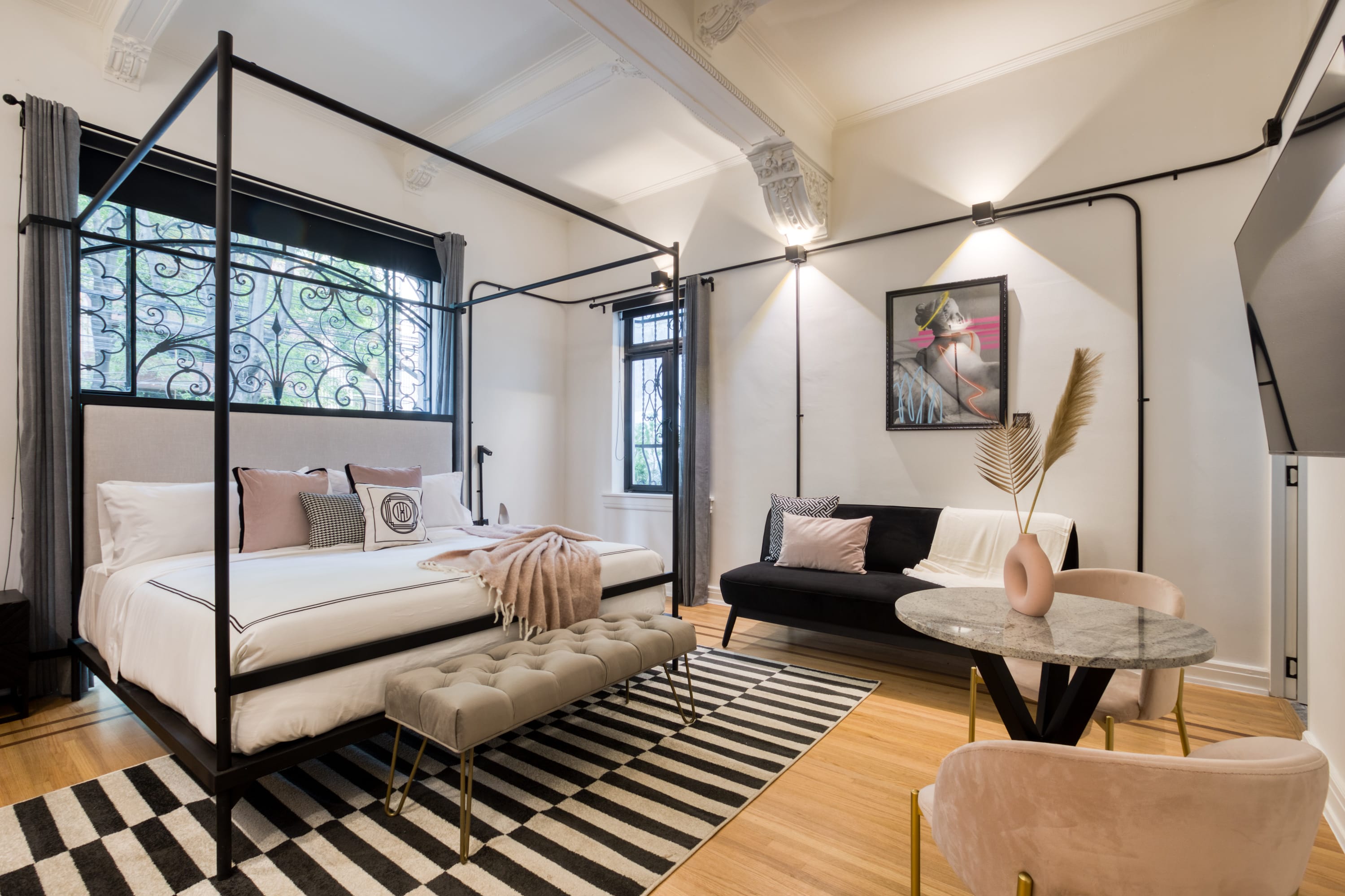 Deluxe Suite | Gym w/Siclo+Bar | Renovated Mansion