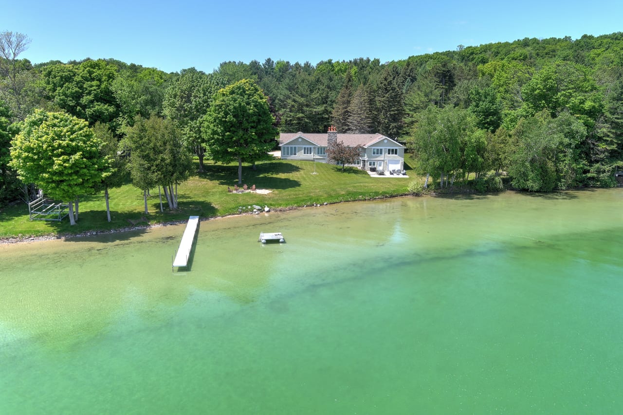 The Lookout on Lake Leelanau | Private Waterfront - Foto 1