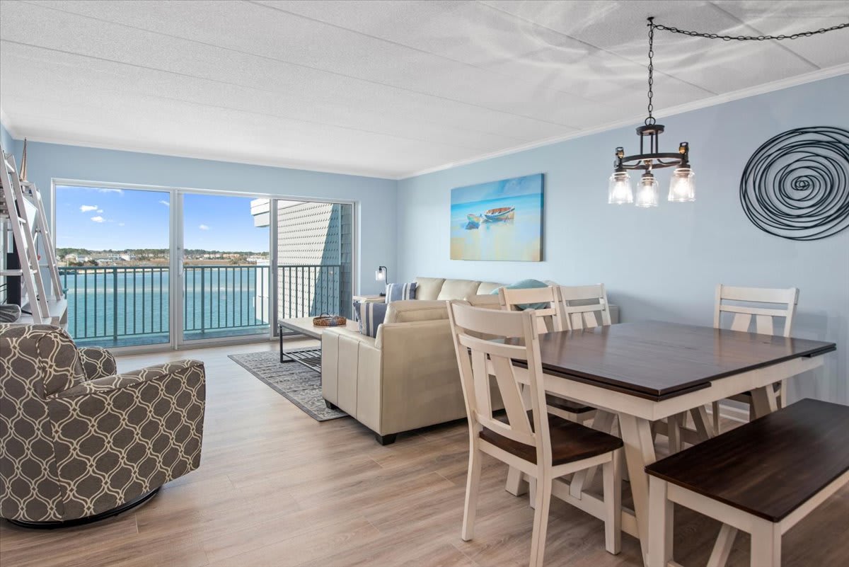 Direct Bayfront Condo w Prime Location and Pool Coastal Life Vacations