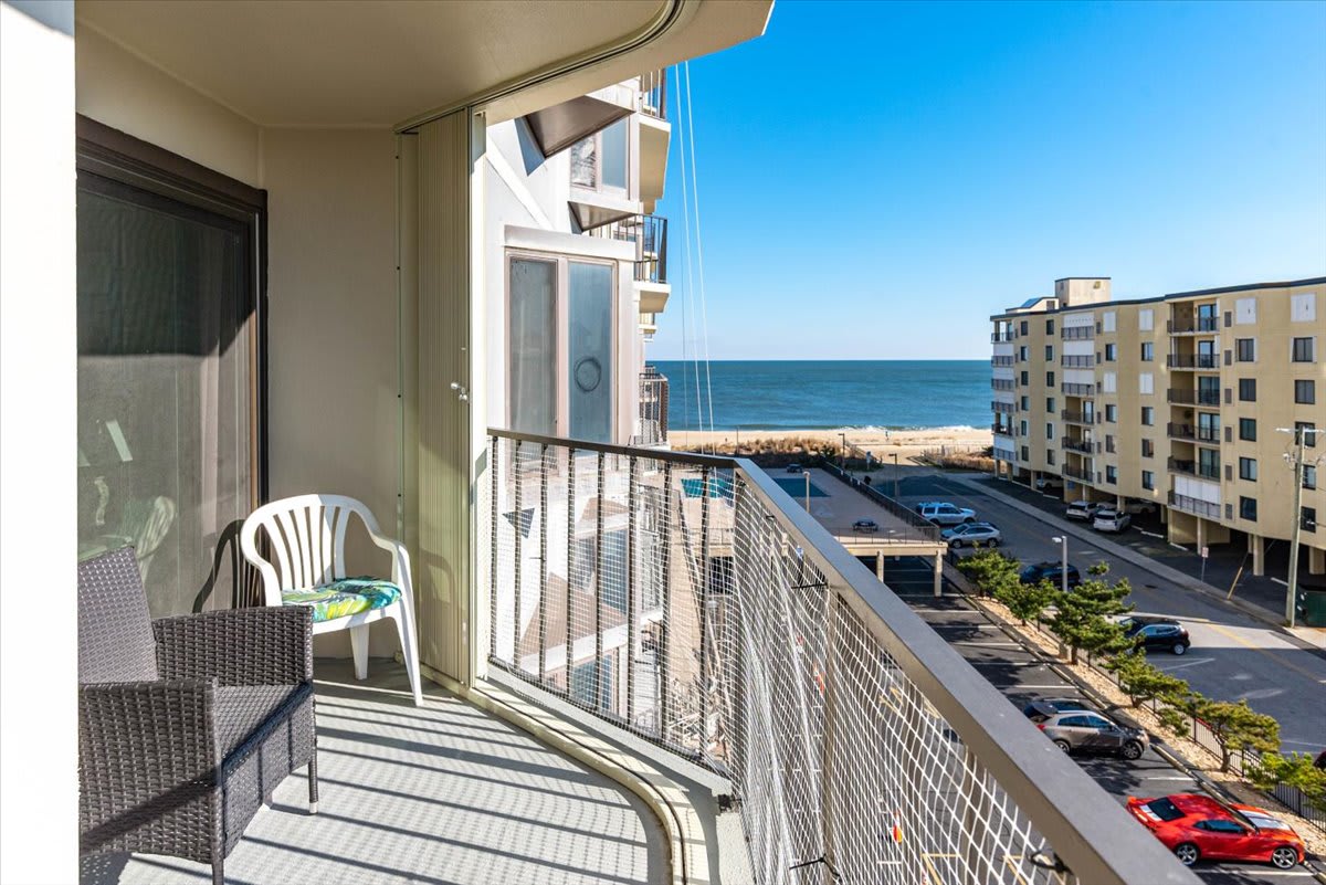 Beachfront Condo w Nice Ocean View and Pool Coastal Life Vacations