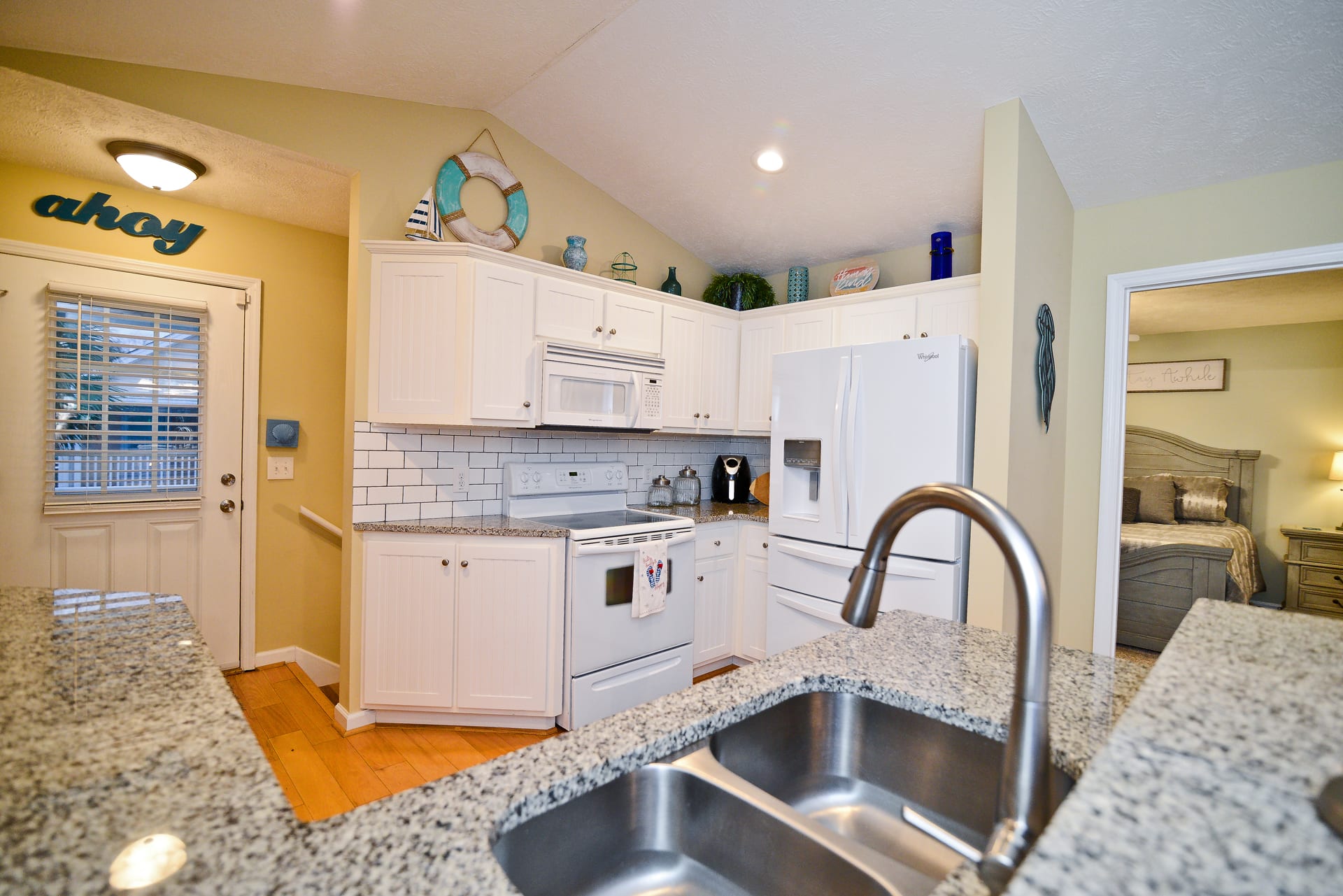 Kitchen with tons of storage & Stovetop