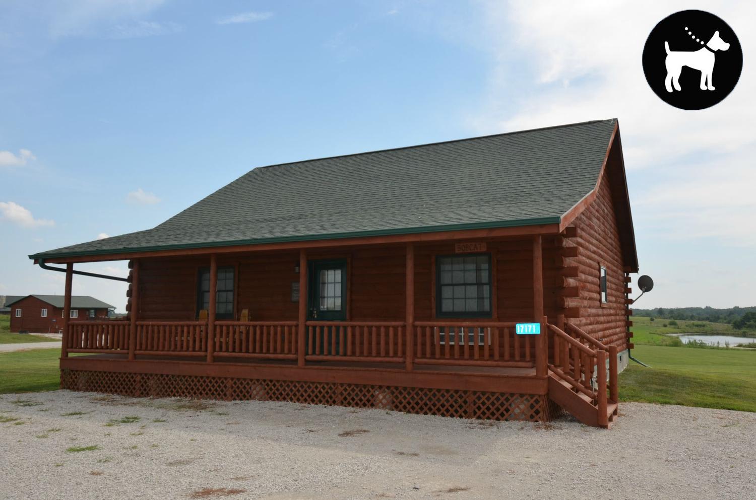 Bobcat's Den - Dog Friendly - Sleeps up to 8 — Moravia, IA — vacation rental