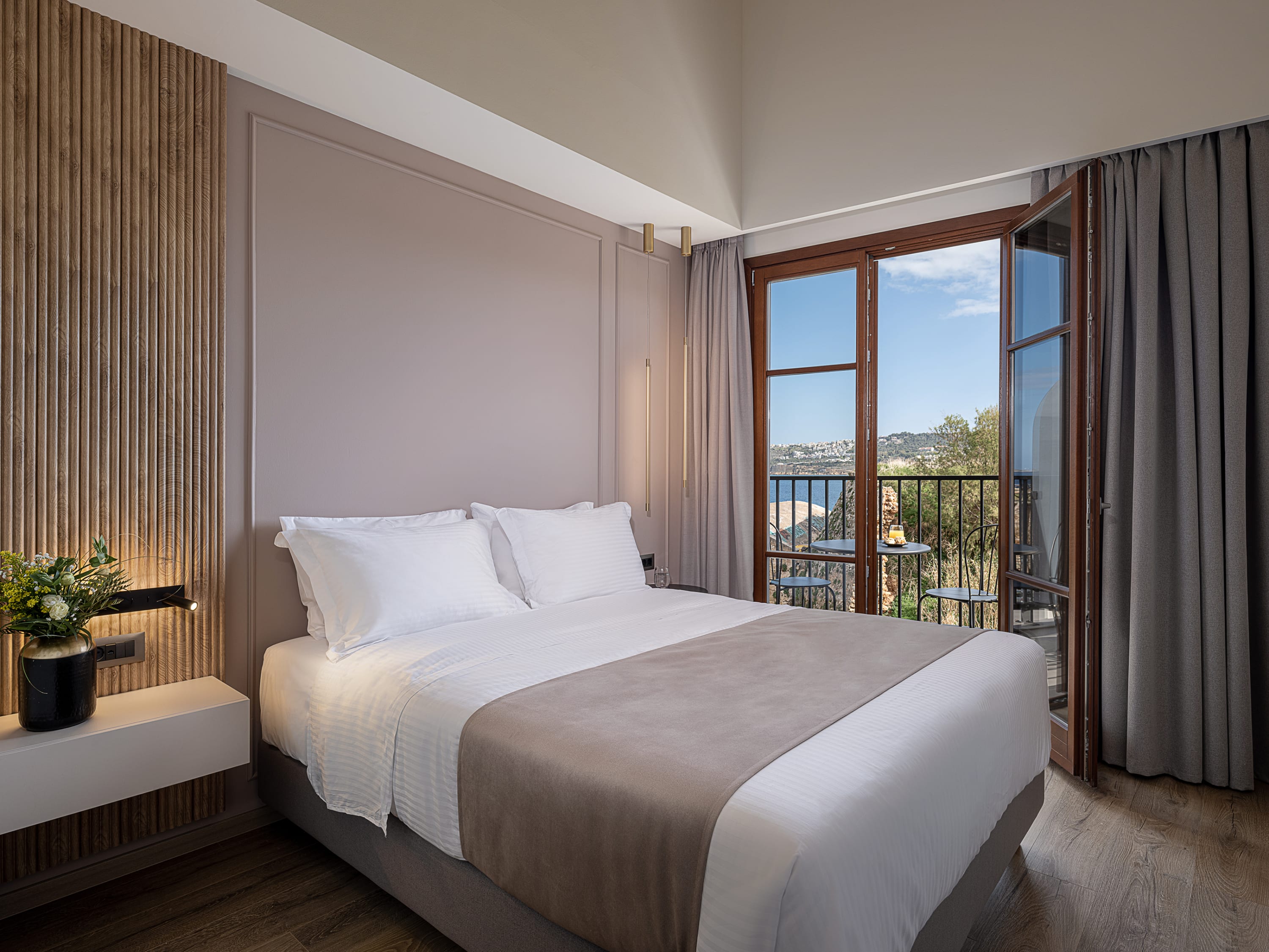 Ethos suites | Triple suite with sea view - Photo 1