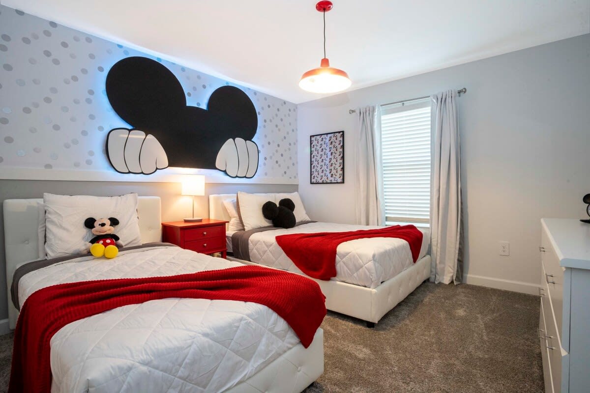 Casa de 4 dormitorios en Champions Gate – foto 1