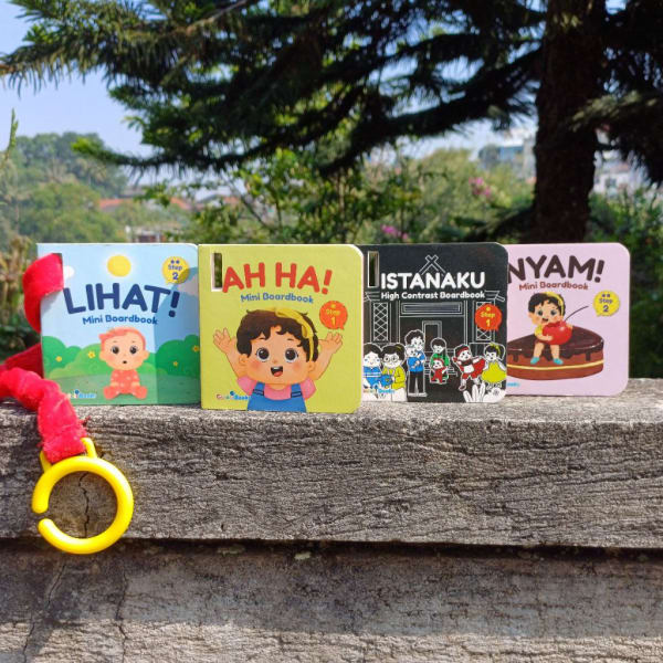 Gulalibooks - Paket Buku Bayi High Contrast isi 4 dengan Gantungan Stroller Mini Board Book-191