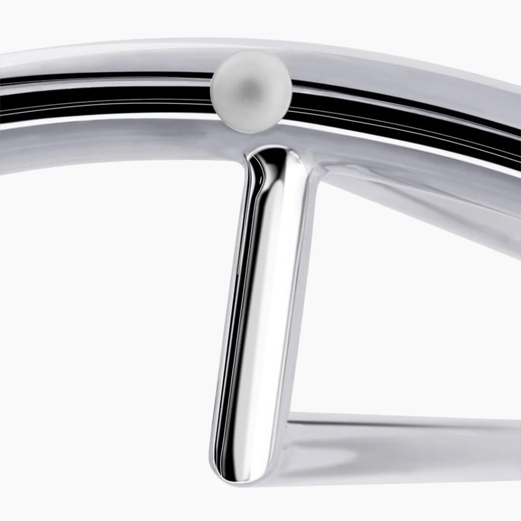 E1027 Side Table Silver 7 E1027 Side Table Silver 7 - E1027 Side Table