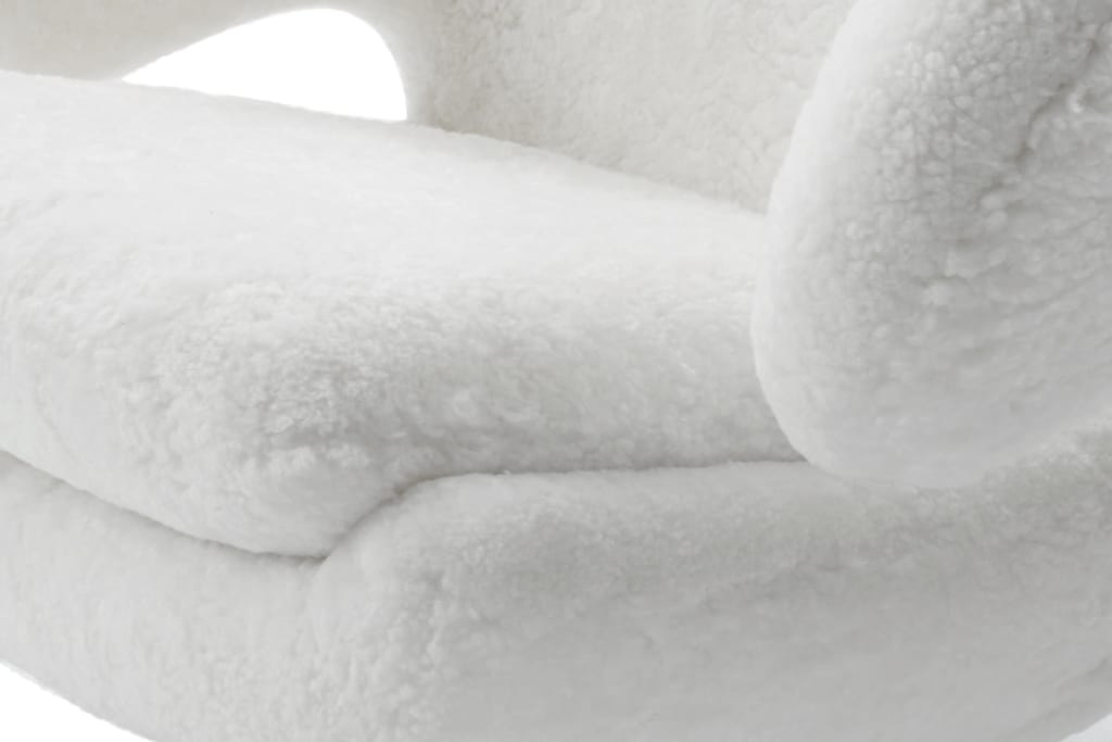 Pelican Chair Feature A
