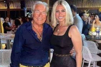 Portfolio for مصطفى فهمي يثير الجدل بصورة مع فتاة