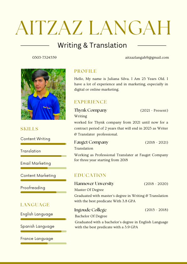 Green Clean Simple Digital Marketing Professional Resume.pdf