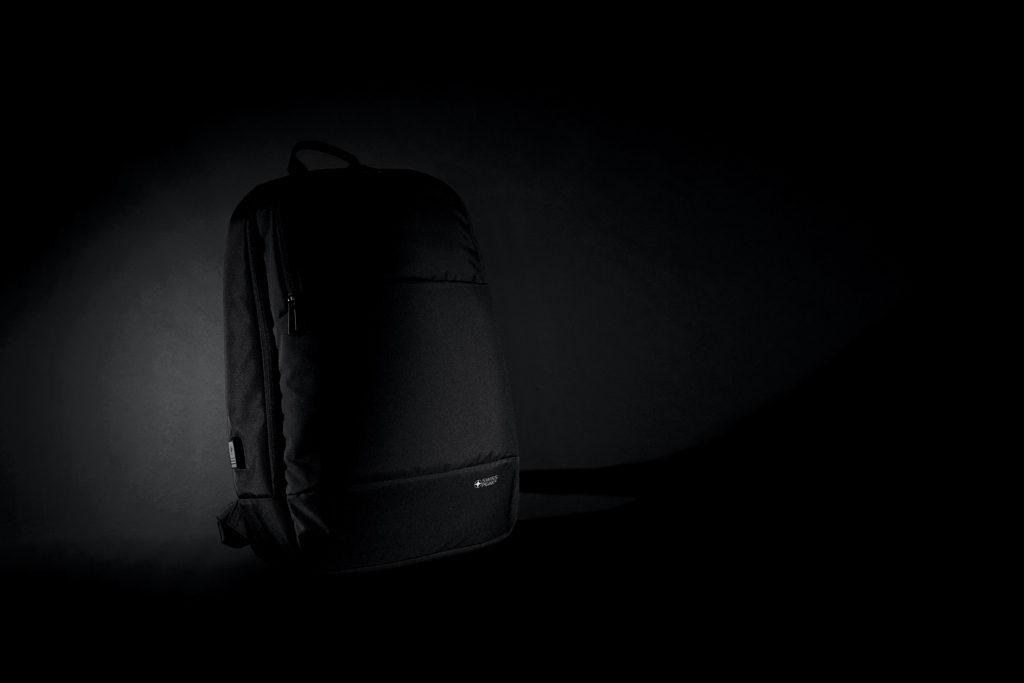 Mochila moderna para portátil de 15,6" Swiss Peak AWARE™