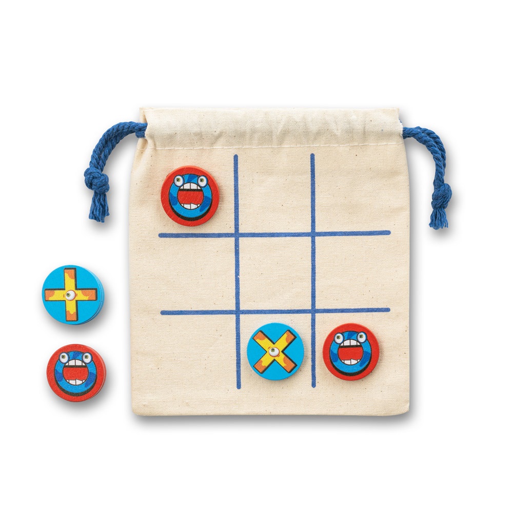 CROSSES. Clásico juego del tres en raya compuesto por 10 piezas de madera contrachapada