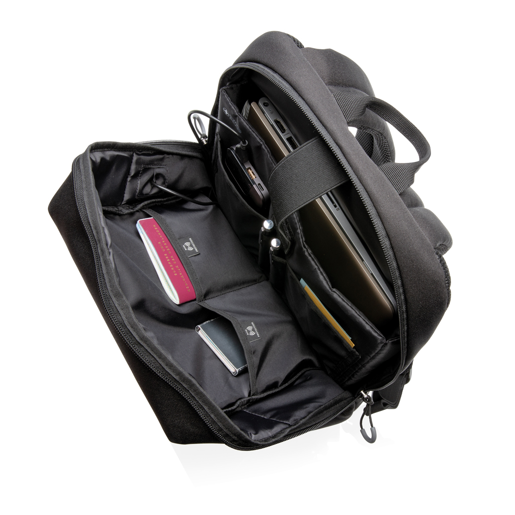 Mochila para portátil Swiss Peak AWARE™ RFID y USB A