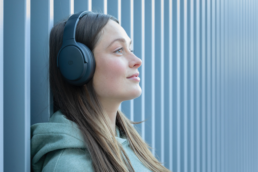 Auriculares de plástico Urban Vitamin Palo Alto RCS