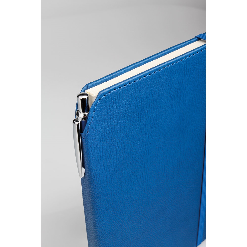 MORIAH. Bloc de notas A5 en PU con hojas rayadas, fabricado con material certificado FSC™ y otros materiales controlados