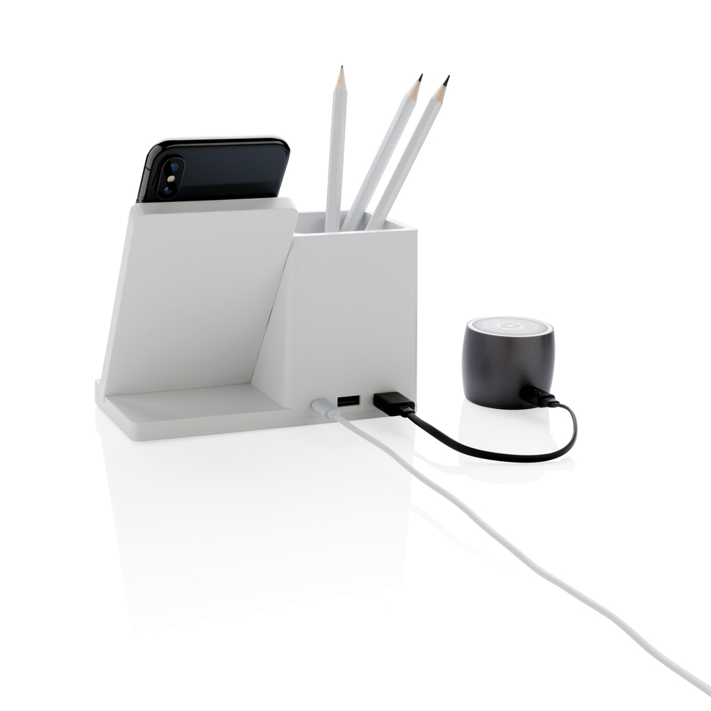 Cargador Ontario 10W de plástico reciclado y RCS